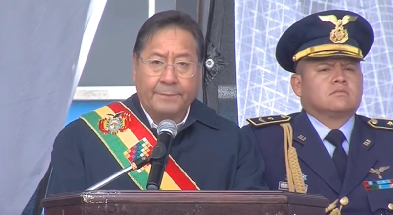 Presidente Arce pide a la FAB máxima vigilancia contra la "injerencia externa" para defender recursos naturales