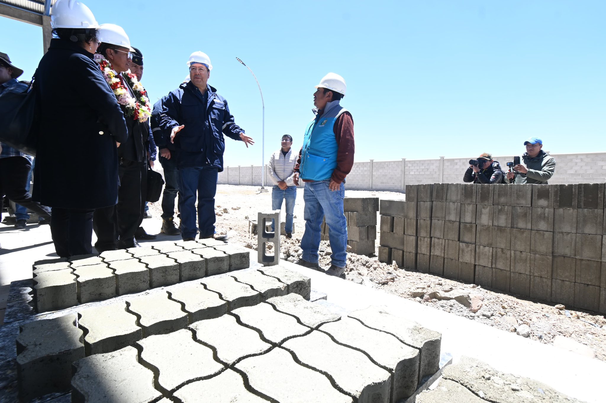 Arce suma 800 obras entregadas por el Bicentenario de Bolivia