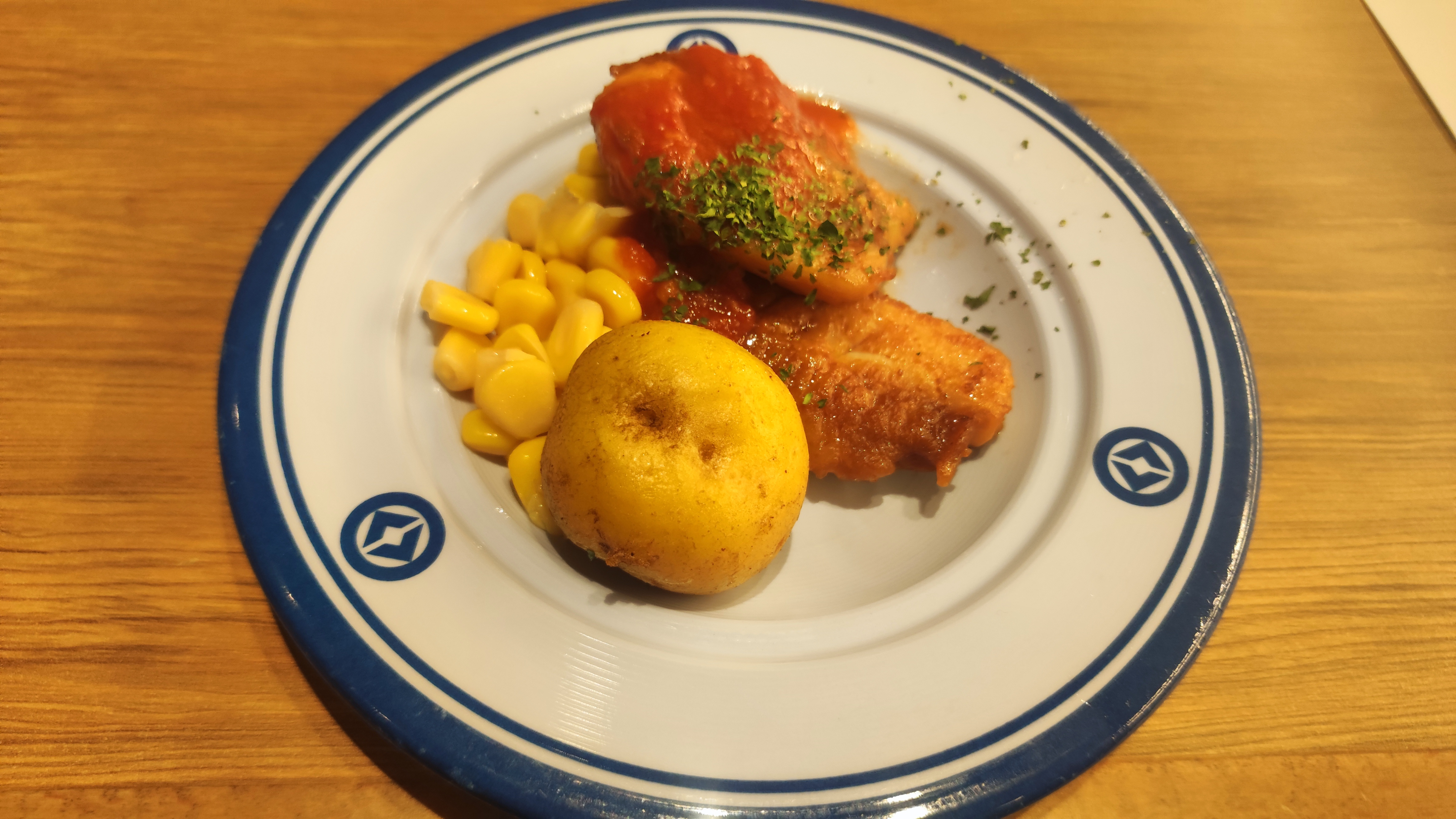 El sabor del picante de pollo boliviano cautivó paladares en un famoso restaurant de sushi japonés 