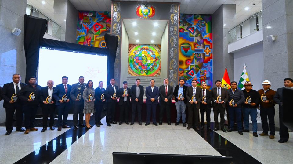 Arce afirma que el modelo económico funciona y logra utilidades de firmas públicas para su redistribución