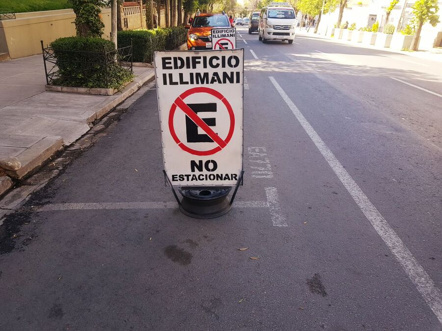 Concejo aprueba ley para suspender el parqueo tarifado en La Paz, concejal Escalier advierte de riesgos