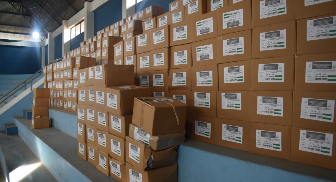 Tribunales Electorales Departamentales aseguran el traslado de material electoral para el balotaje 