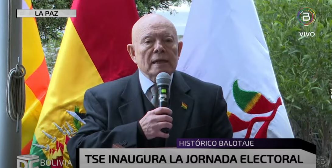 TSE inaugura la jornada con el llamado a ejercer el derecho al voto y a decidir el destino de Bolivia