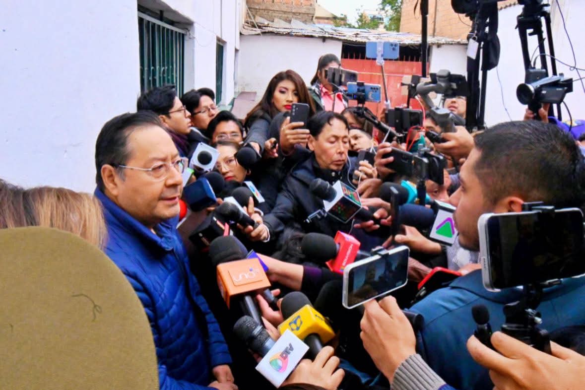 Presidente Arce felicita a Rodrigo Paz y ratifica el compromiso con una transición ordenada 