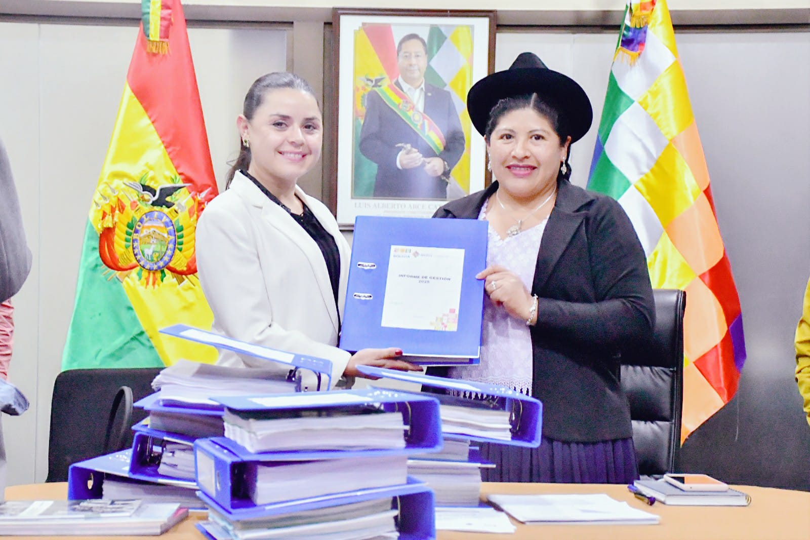 Ministerio de Culturas entrega documentación oficial a la Comisión de Transición del Gobierno electo