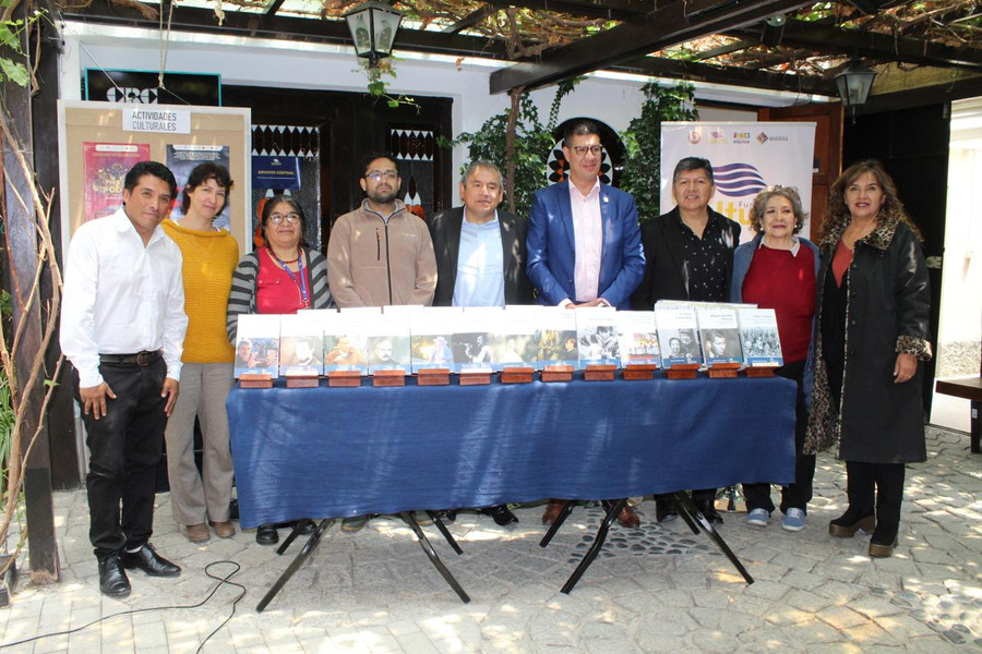 Fundación Cultural del BCB entrega colección de la Biblioteca Biográfica a bibliotecas públicas 
