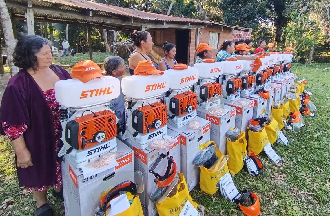 Productoras de yuca de la cruceña Buena Vista reciben equipos agrícolas para fortalecer su producción