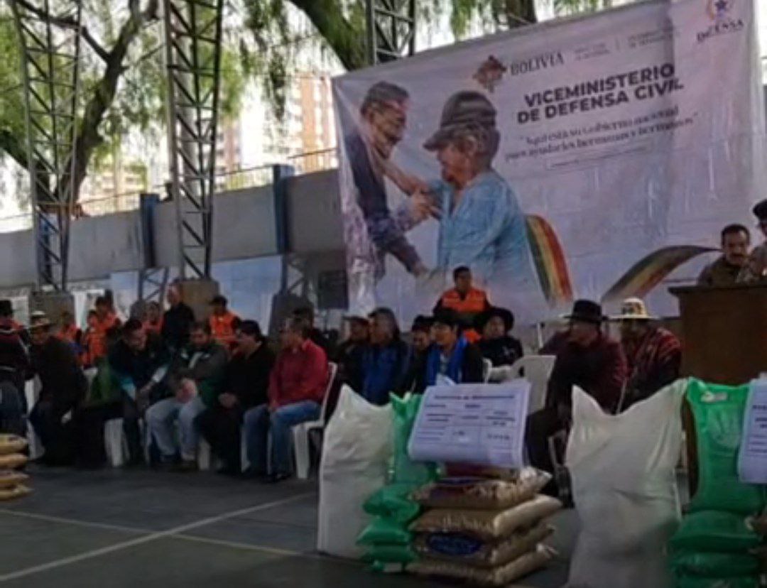 Gobierno entrega ayuda humanitaria valuada en más de Bs 4 millones para 20 municipios de Cochabamba