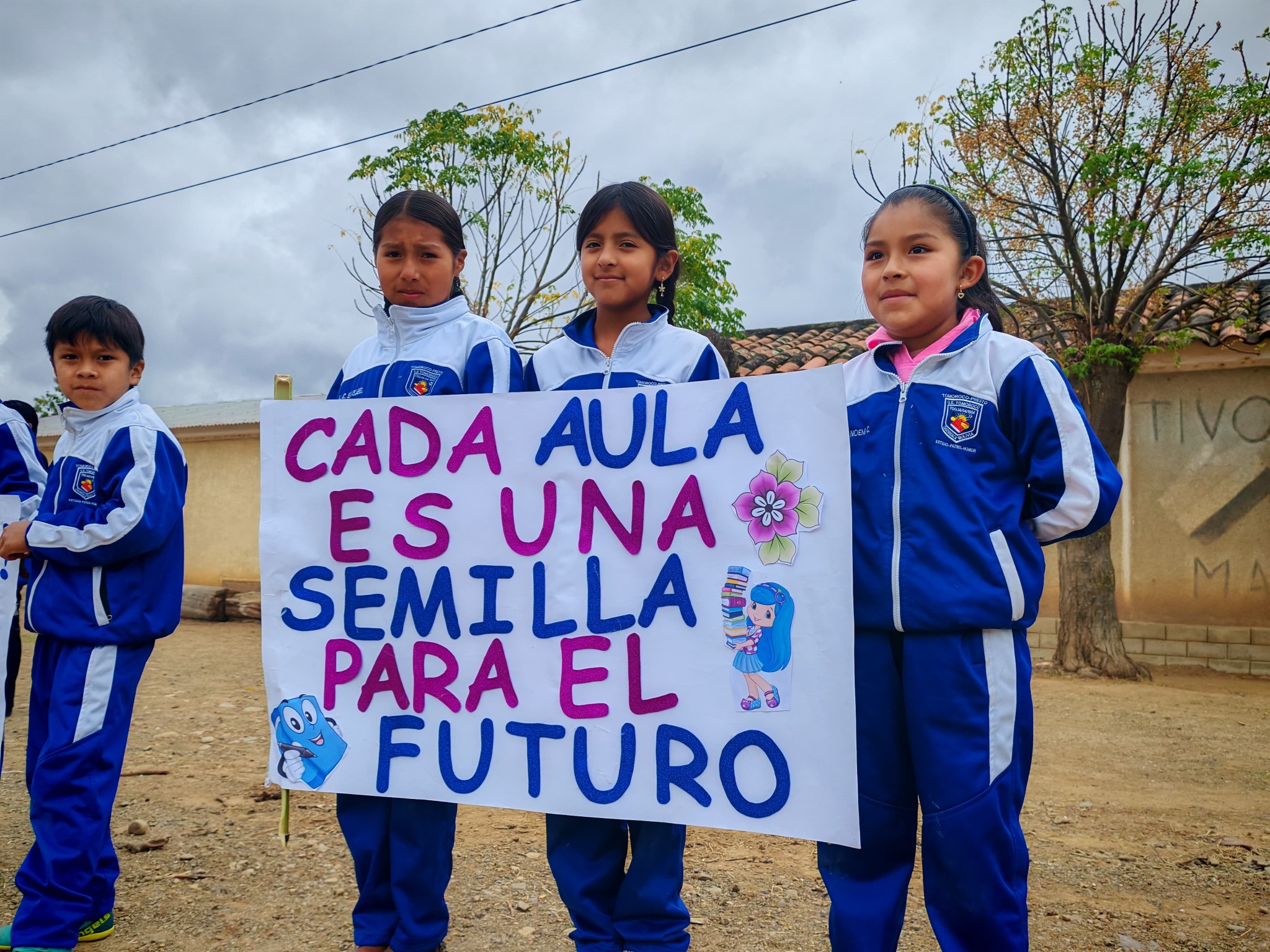 Gobierno entrega viviendas y moderna unidad educativa en Chuquisaca