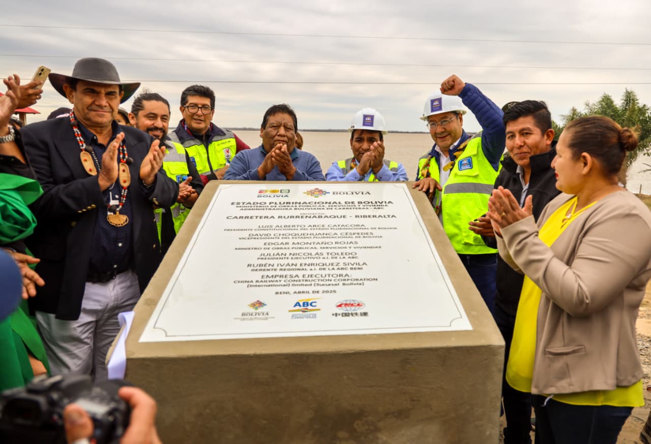 Presidente Arce: “Nos desplegamos por todo el país, ya son 400 obras entregadas”