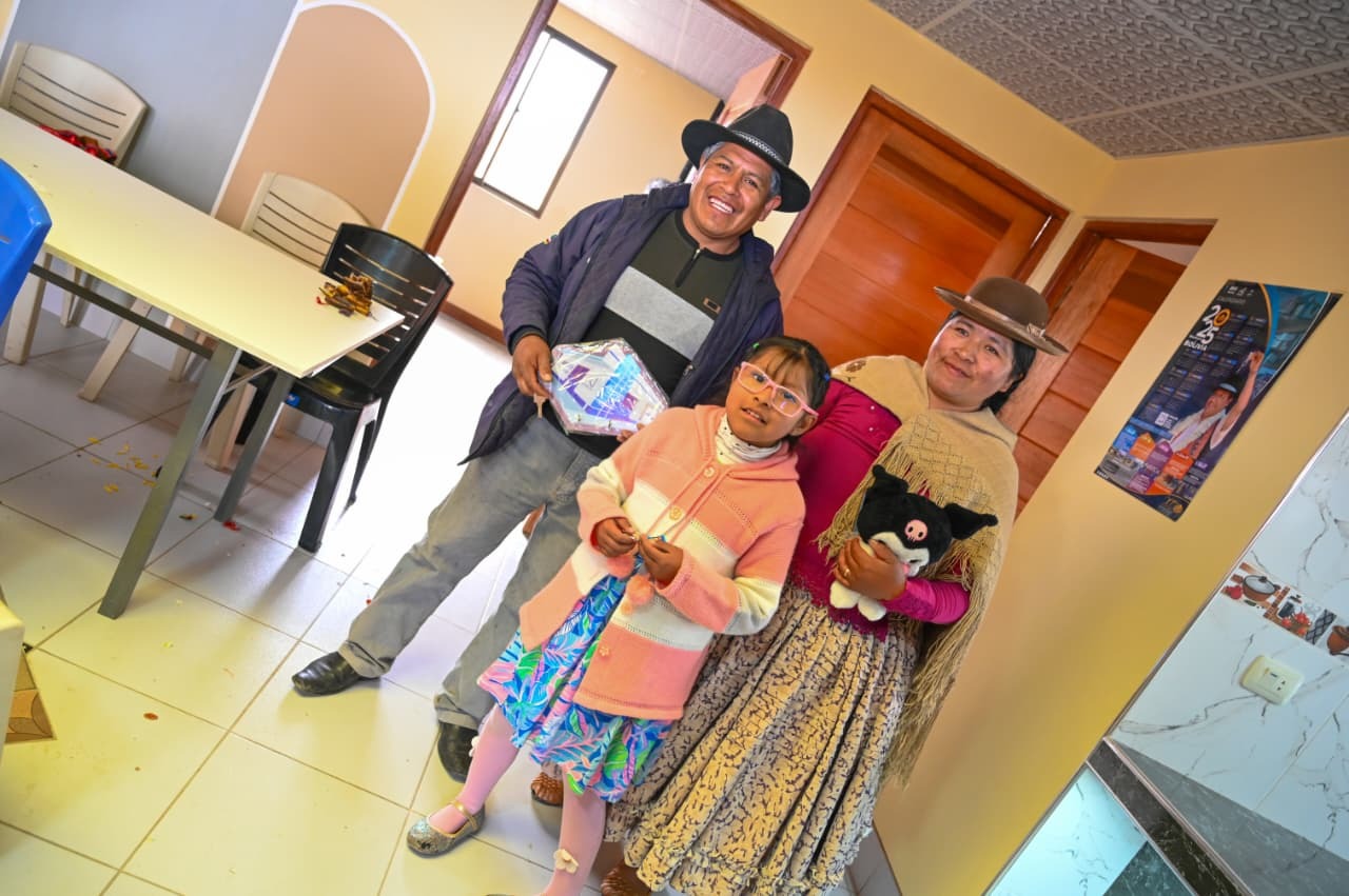 Gobierno construyó 74.500 viviendas hasta julio de 2025, 25.000 beneficiaron a madres solas