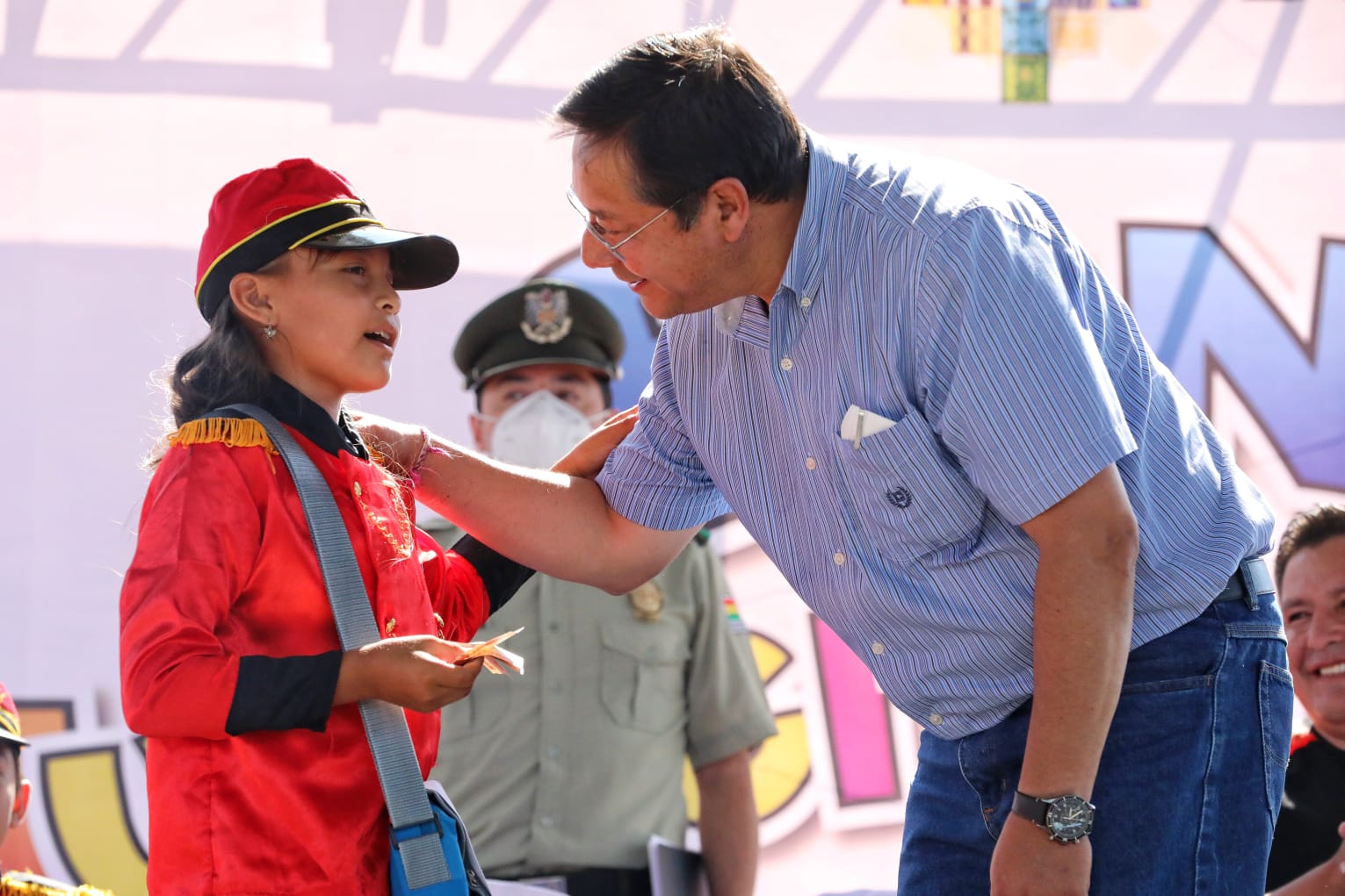 Gobierno alista fondo de cerca de Bs 500 millones para el pago del Bono Juancito Pinto