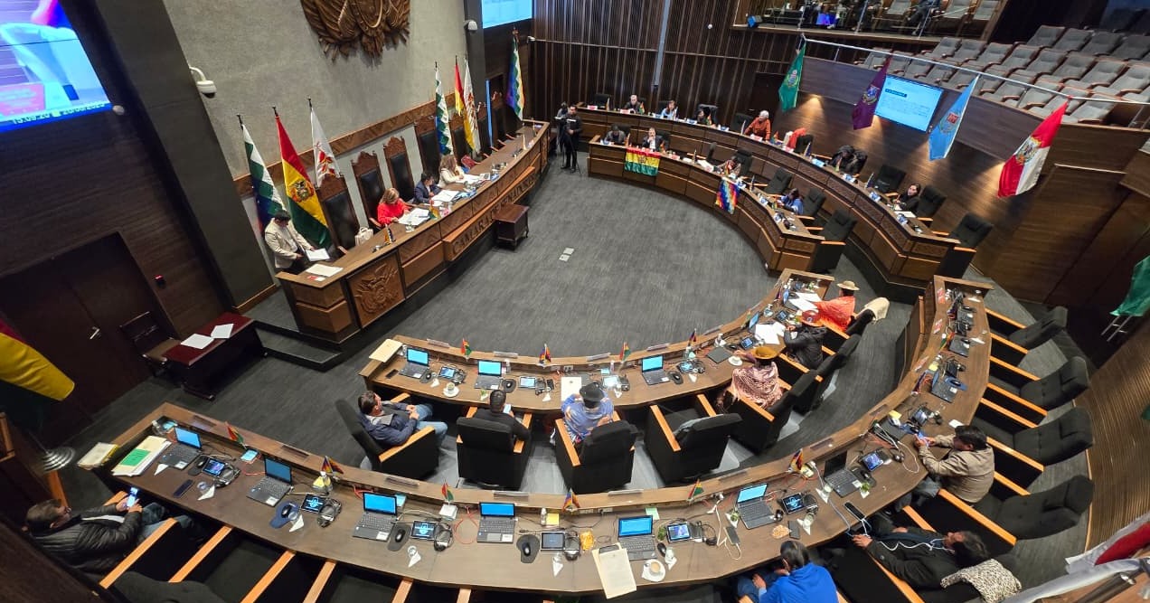 Diputados tratarán proyecto de ley para elección y designación de vocales del TSE