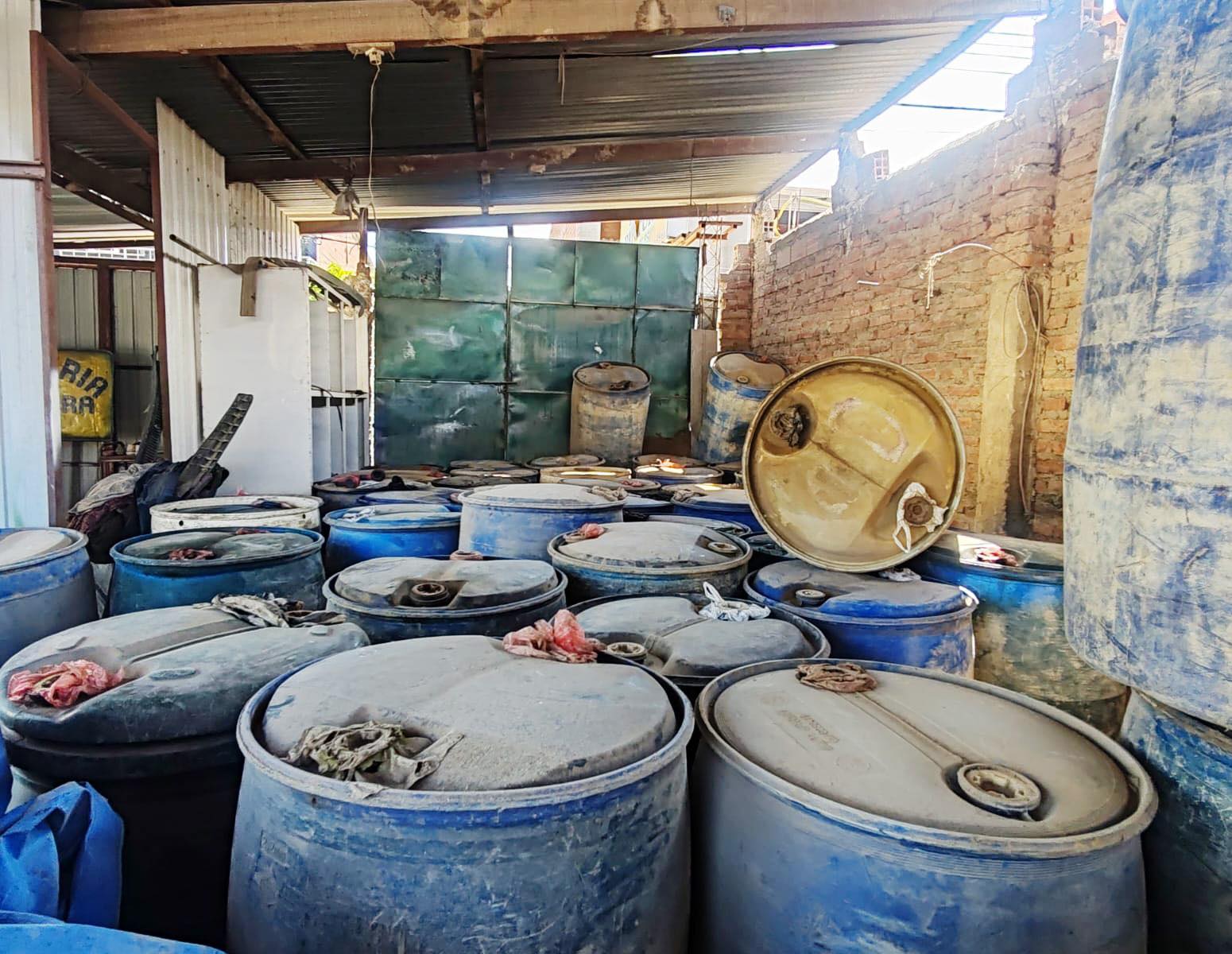 Incautan más de 8.000 litros de diésel acopiados de forma ilegal en Cochabamba