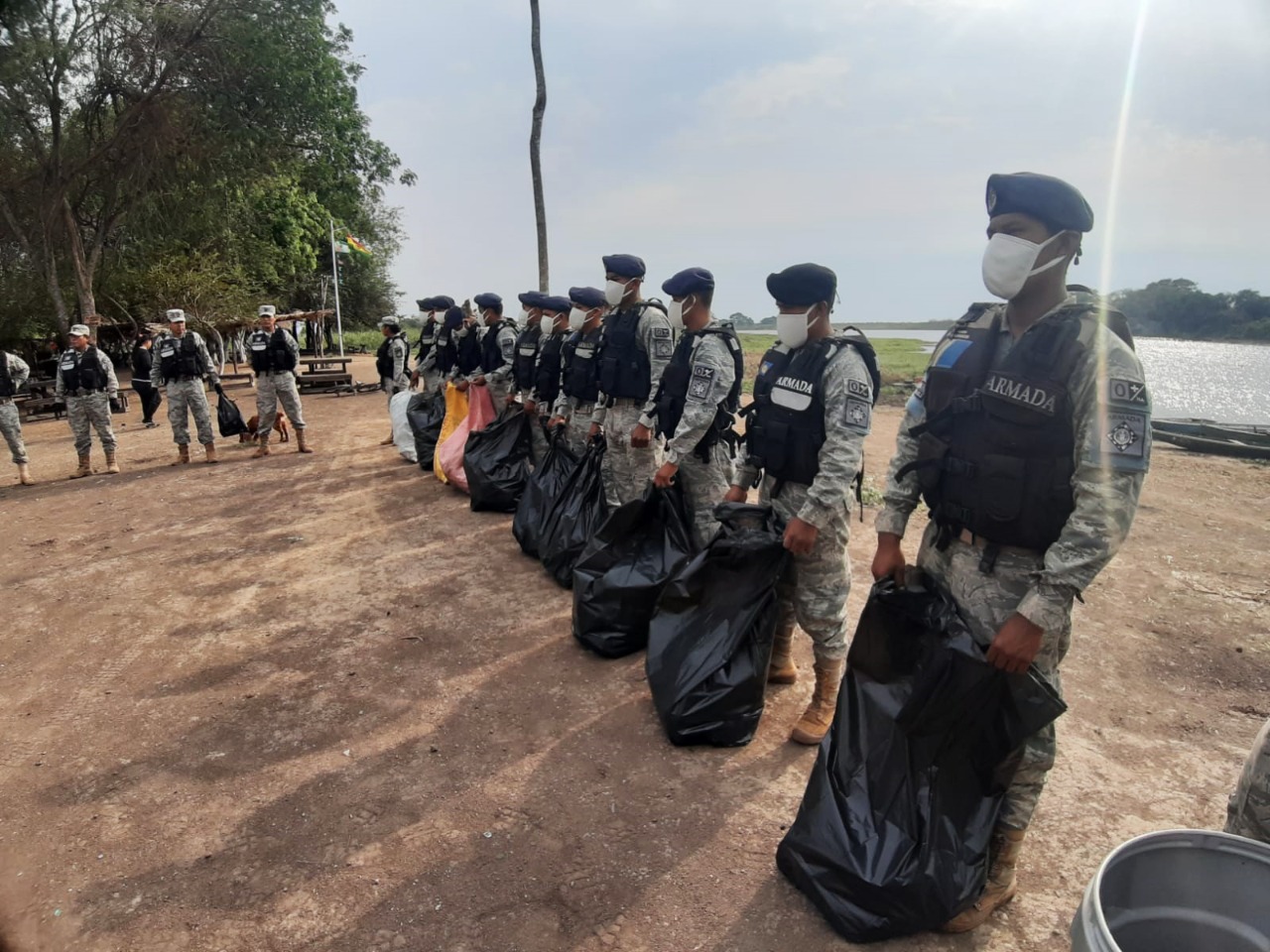 Bolivia lanza campaña nacional de limpieza de playas y reafirma su compromiso con el medio ambiente