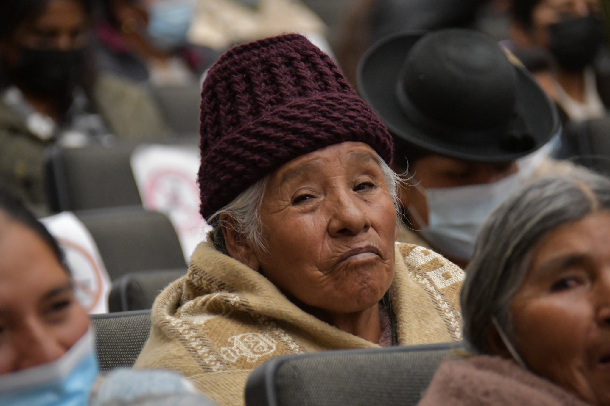 Gobierno de Arce advierte que subir la Renta Dignidad a Bs 500 costaría Bs 800 millones al mes