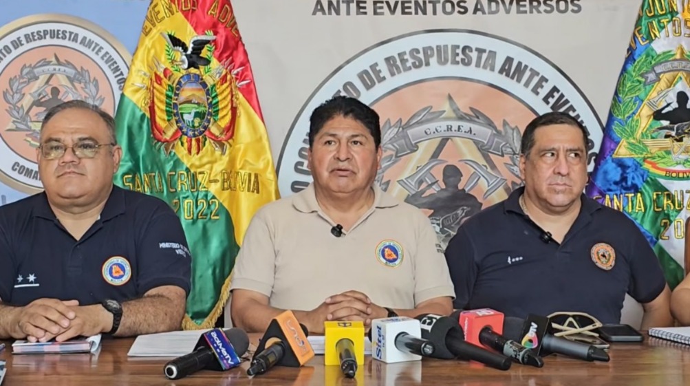 Gobierno refuerza lucha contra incendios en Santa Cruz con nuevo helicóptero y equipamiento