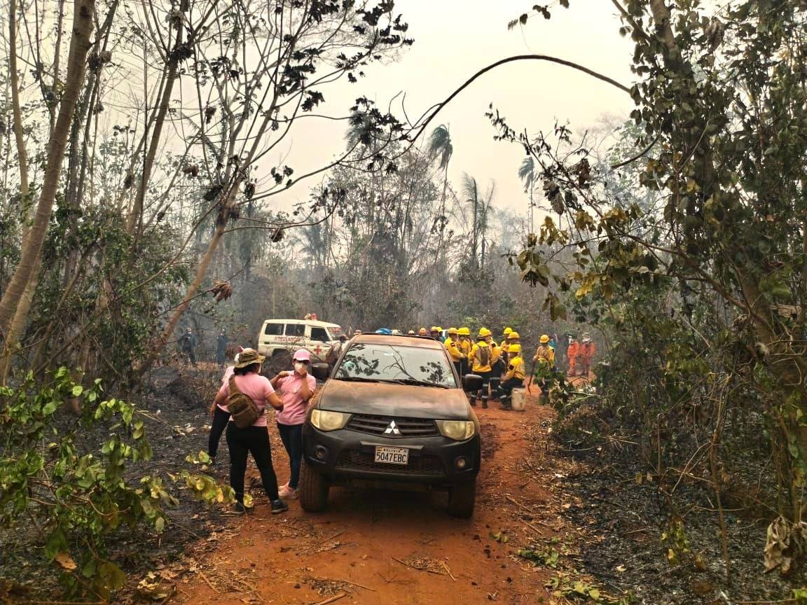 Gobierno despliega más de 1.000 militares en Santa Cruz para combatir incendios forestales