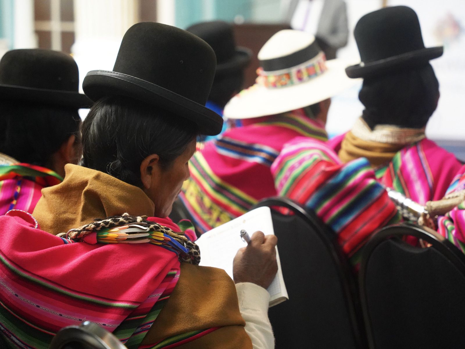 Organizaciones sociales validan el Primer Plan de Acción Nacional sobre Mujeres, Paz y Seguridad en Bolivia