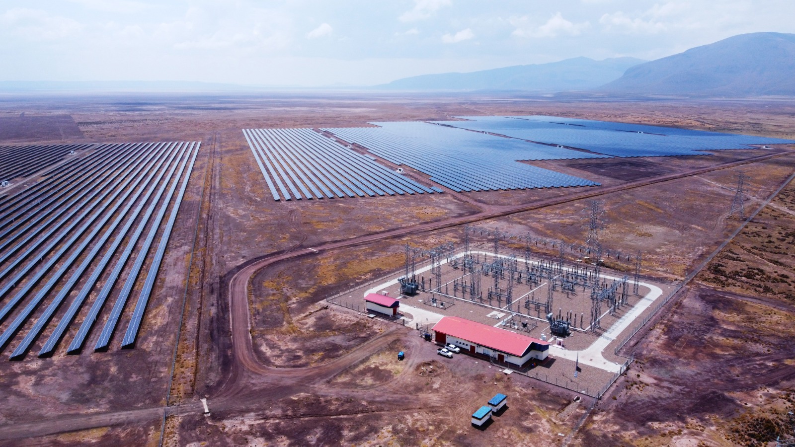 Bolivia avanza en el cambio de matriz energética con tres parques eólicos, la planta fotovoltaica y la hidroeléctrica Ivirizu