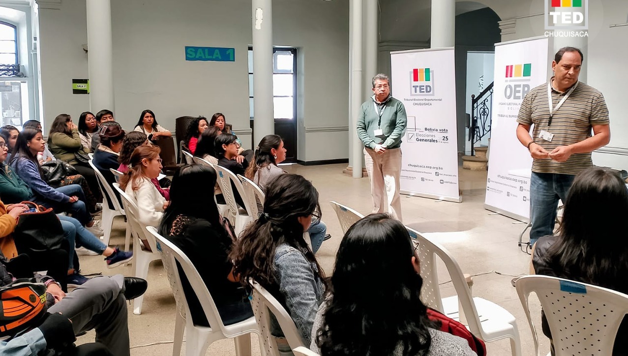 Sifde Chuquisaca capacita a notarios electorales rumbo al balotaje