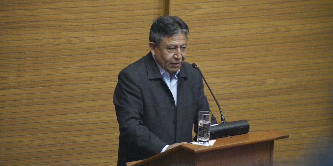 Choquehuanca asciende a generales de la Policía, les urge trabajar por el pueblo y no por políticos en función de gobierno