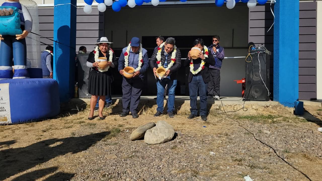 Inauguran un silo de almacenamiento de semillas de papa y una unidad educativa