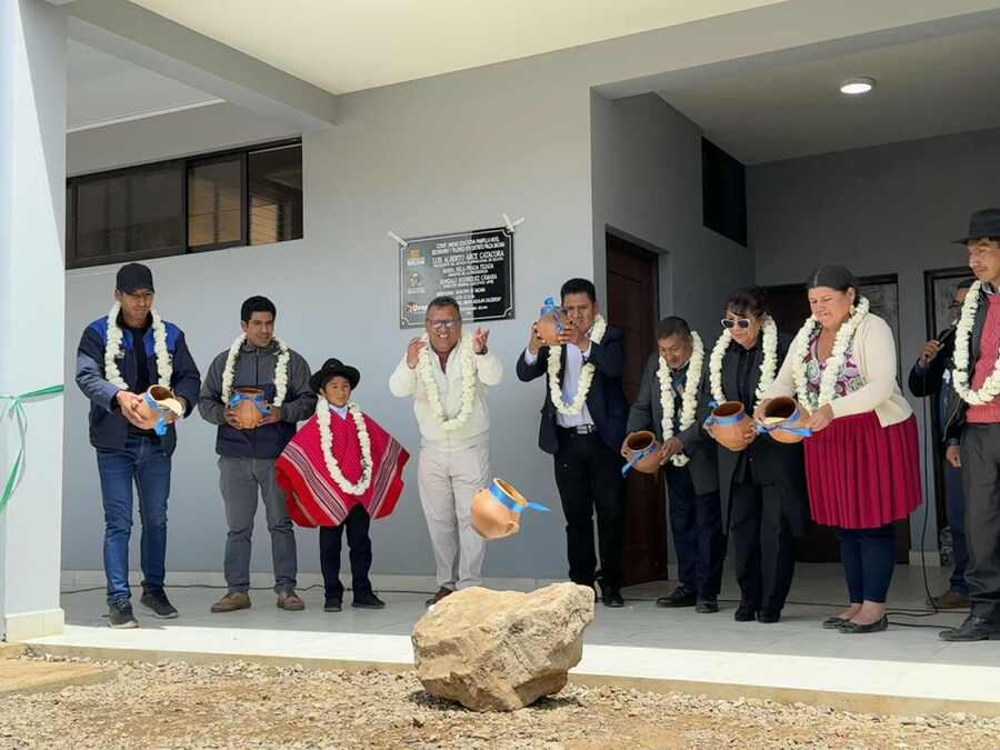 Gobierno entrega 201 viviendas dignas y una unidad educativa que beneficia a 518 estudiantes 