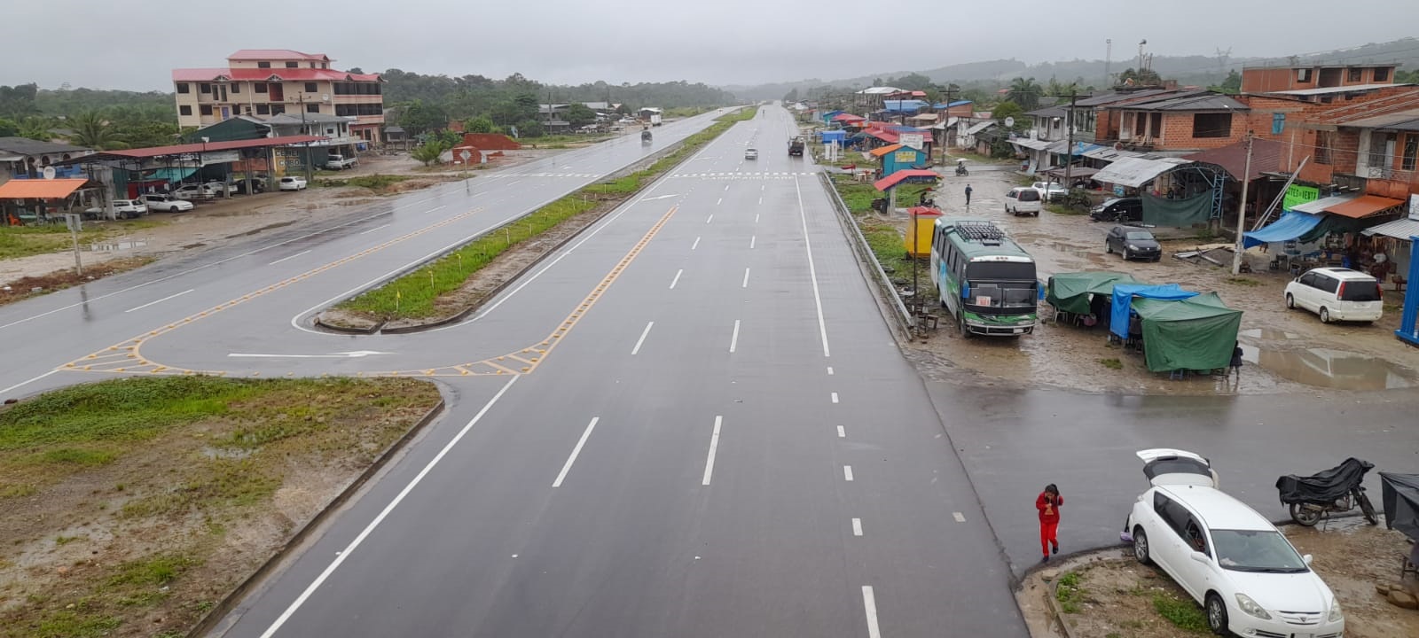 ABC restablece tránsito vehicular en la carretera nueva Cochabamba-Santa Cruz