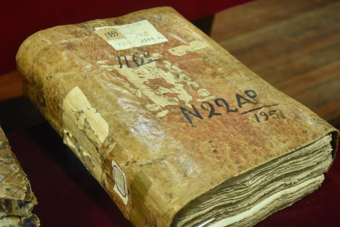 Reliquias de la independencia cobran vida en la Biblioteca Municipal Mariscal Andrés de Santa Cruz