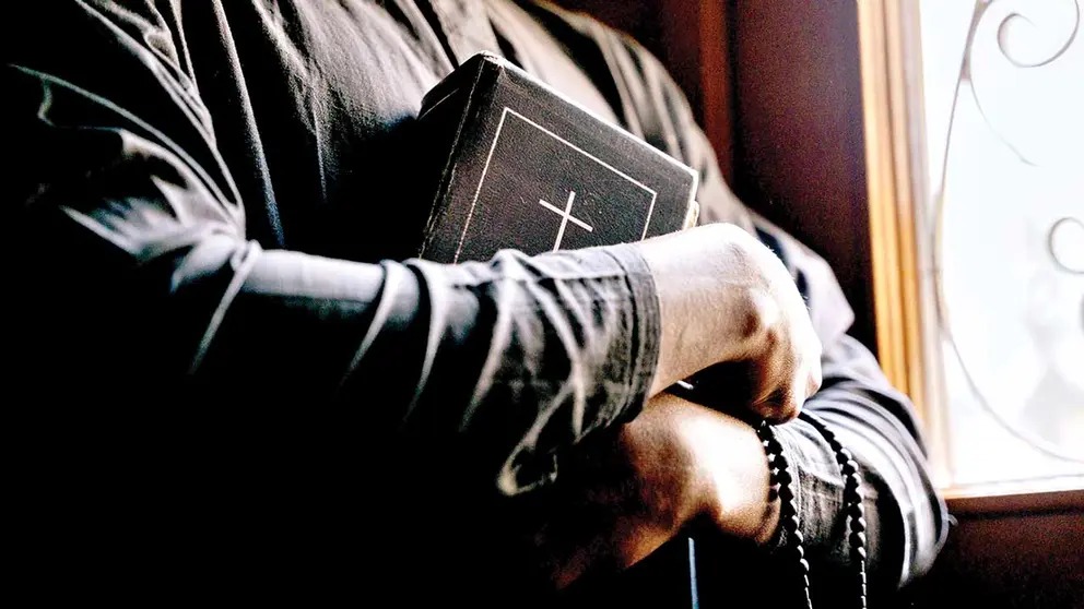 Fiscalía y Cancillería activan proceso de extradición de exsacerdote acusado de abuso sexual