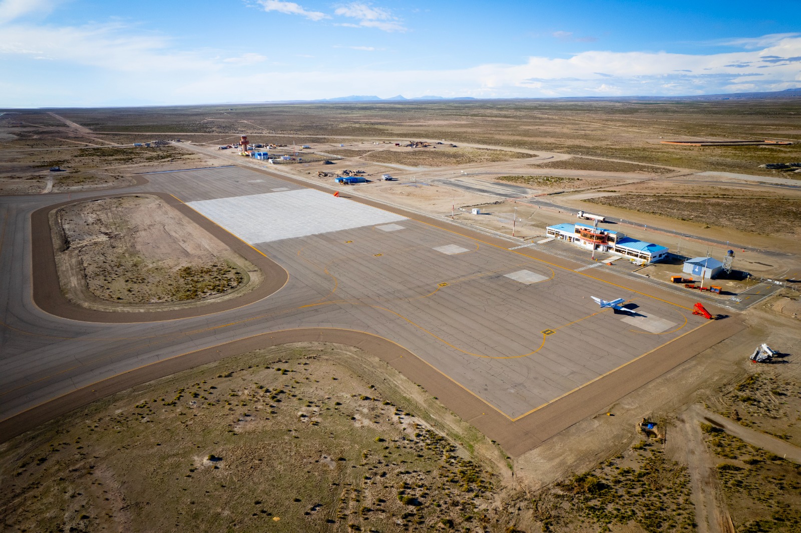 Inyectan Bs 100 millones para una nueva terminal y otras obras en el aeropuerto de Uyuni