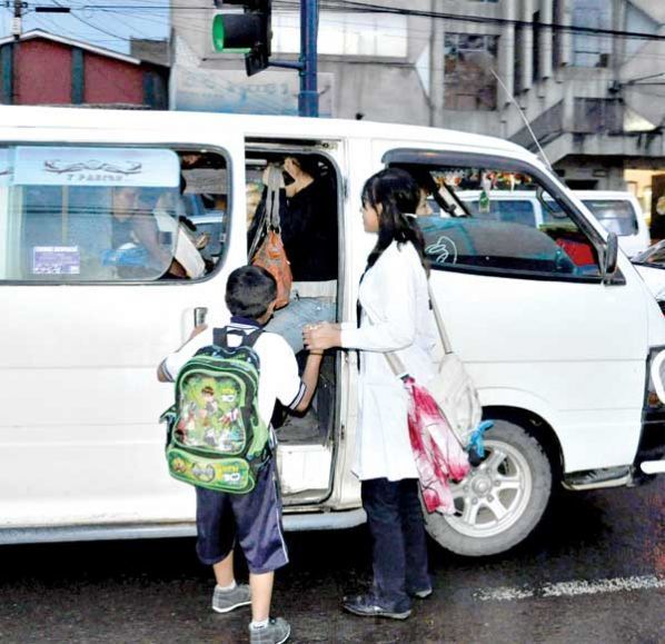 Alcaldía de La Paz lanza tarifas escolares: Bs 2,50 en minibús y Bs 1,80 en micro