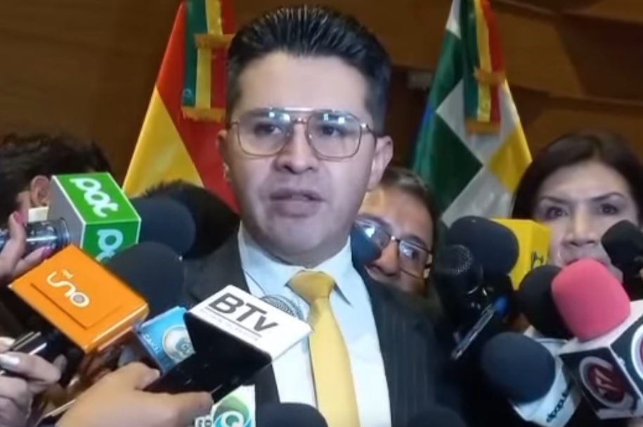 Comisión de Diputados busca ampliar arraigo a 60 días para evitar salida de exautoridades