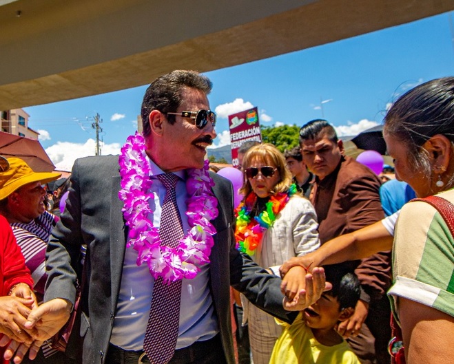 Reyes Villa sigue en carrera electoral tras fallo favorable del TED