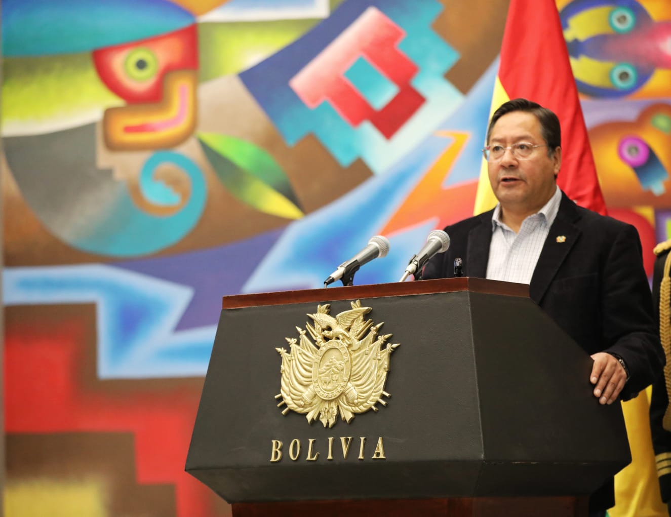 Arce asegura que las políticas educativas apuntan a una educación de calidad y excelencia 