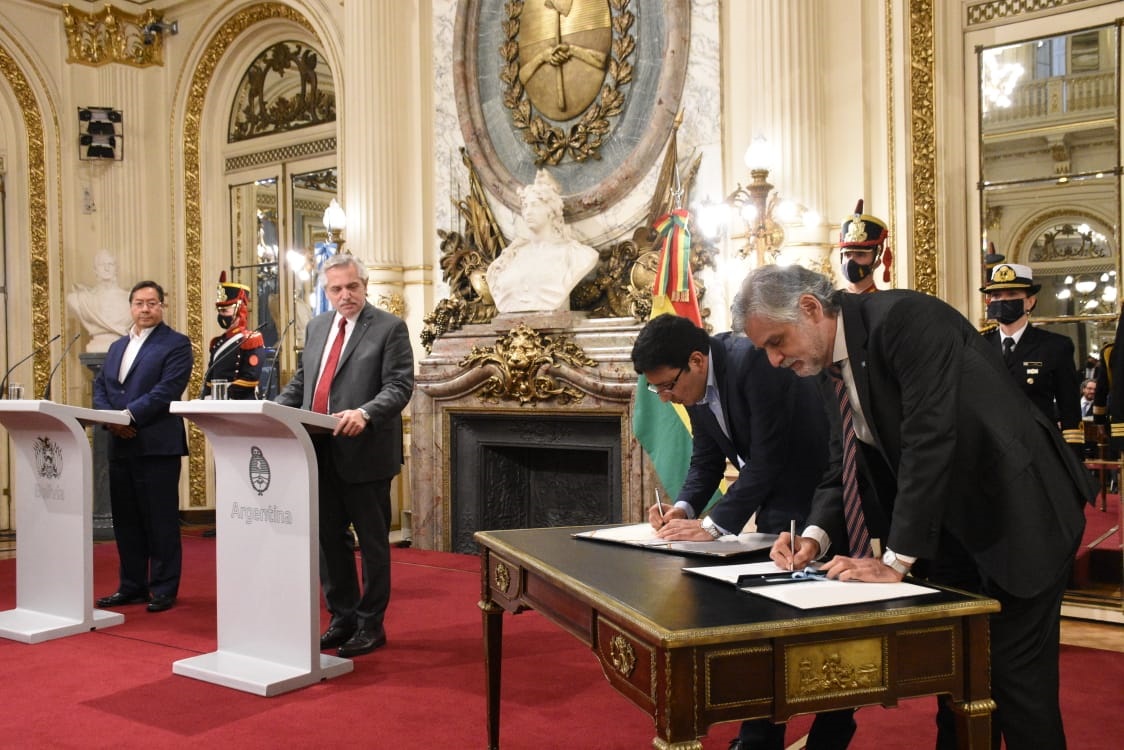 Bolivia y Argentina firman acuerdo para el intercambio científico y tecnológico en materia de litio
