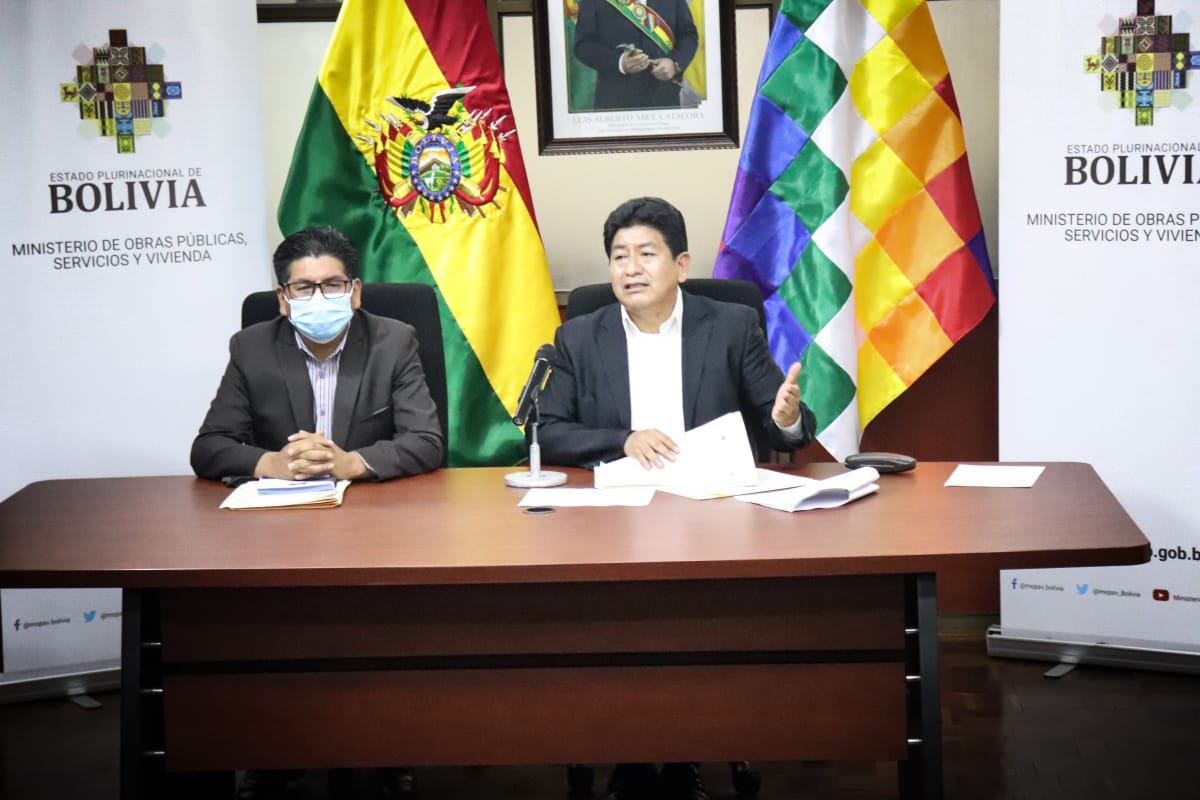 Ministro Montaño: El transporte internacional tuvo suficiente tiempo para cambiar de buses