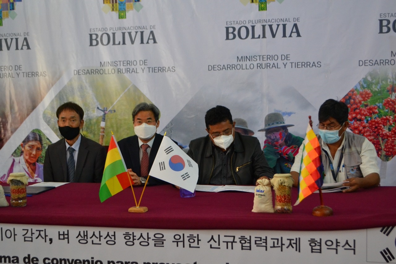 Bolivia y Corea suscriben convenio para incentivar y fortalecer la producción de arroz y papa
