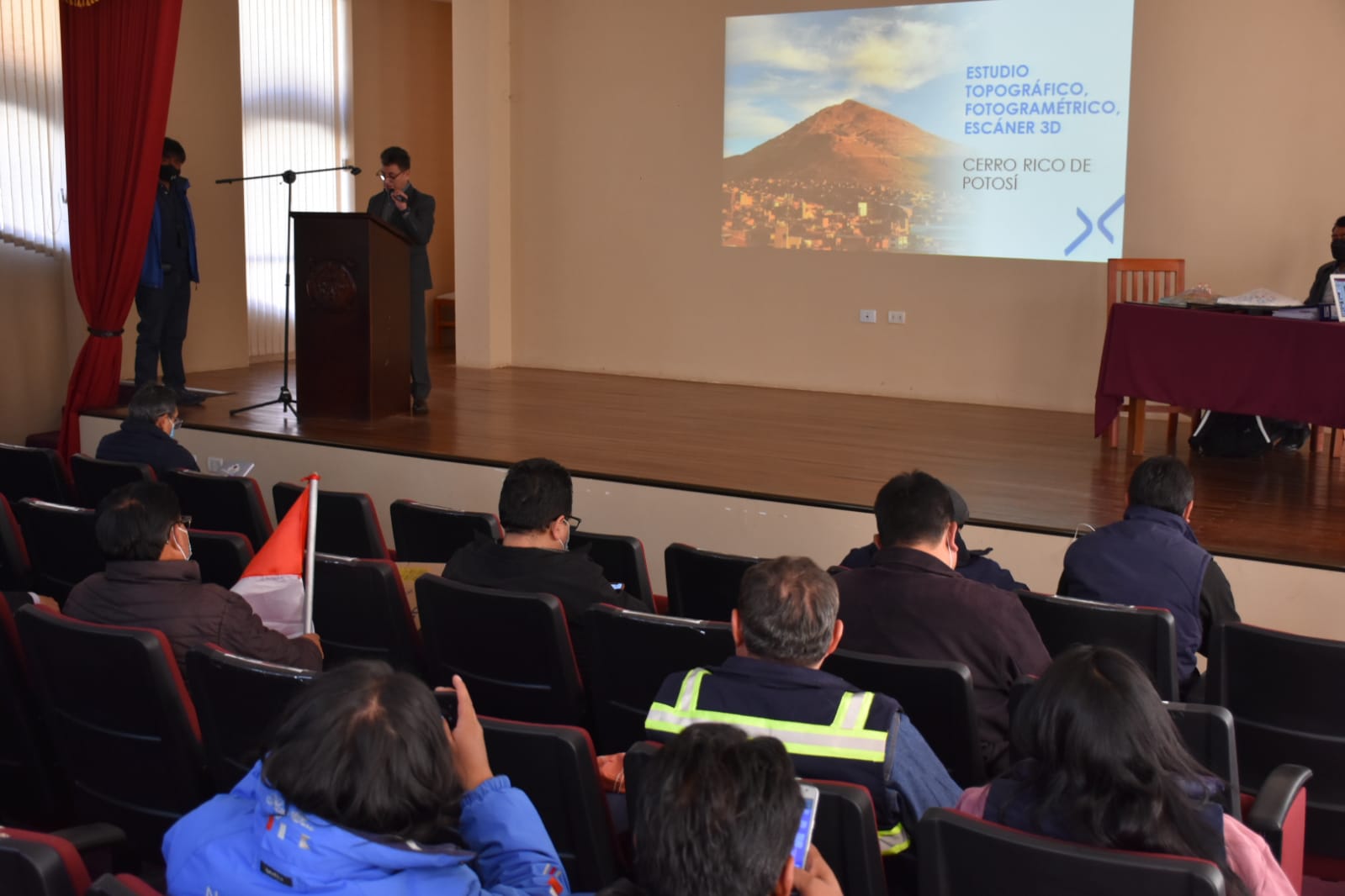 Gobierno presenta estudio topográfico, fotogramétrico y de escaneo en 3D del Cerro Rico de Potosí