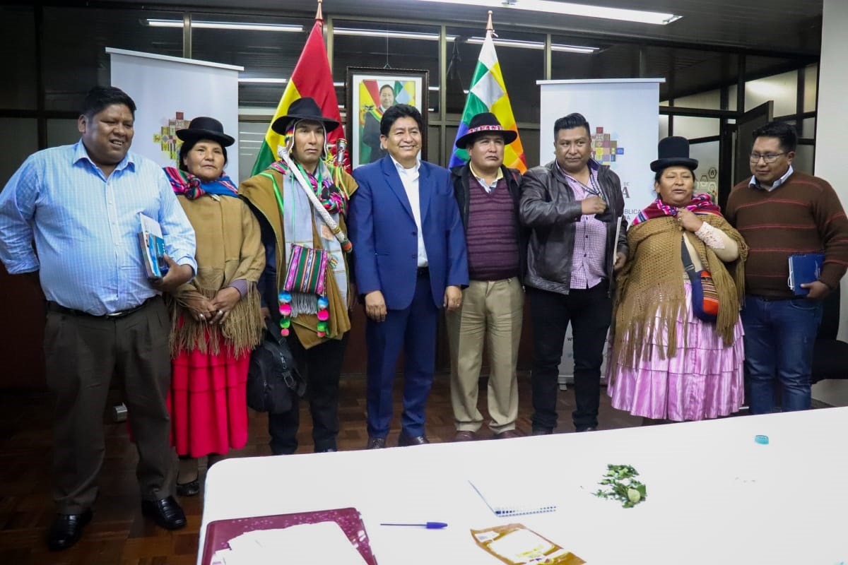 Gobierno y gobernación de La Paz acuerdan construcción de la carreta Botijlaca – Caquiavir