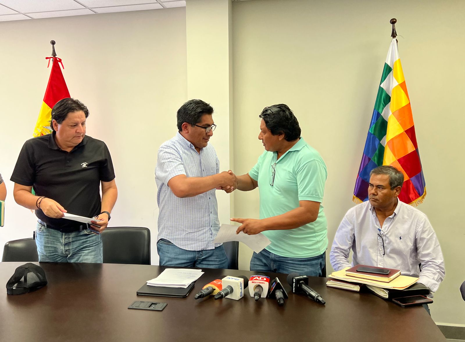 Gobierno y cañeros conforman Comité de Planificación del Complejo de caña de azúcar 