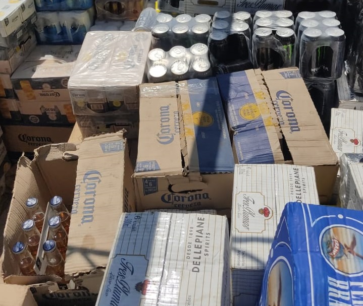 Aduana allana domicilio e incauta Bs 150.000 en bebidas alcohólicas