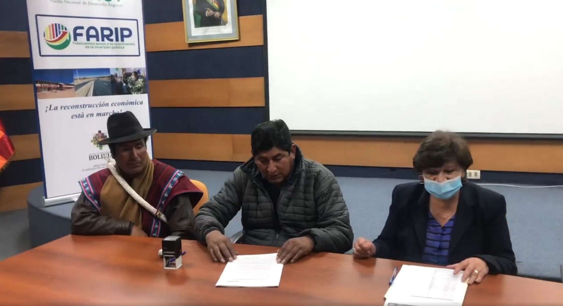 San Pedro de Tiquina accede a Bs 2,1 millones para proyectos de saneamiento básico 