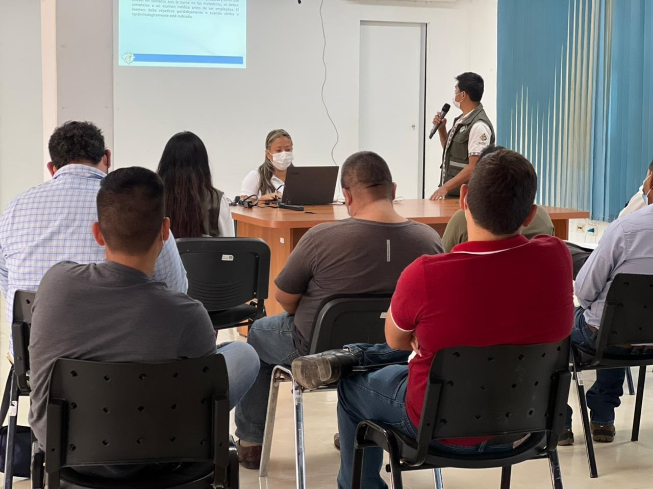 Senasag capacita a profesionales en normativas de inocuidad alimentaria en Beni