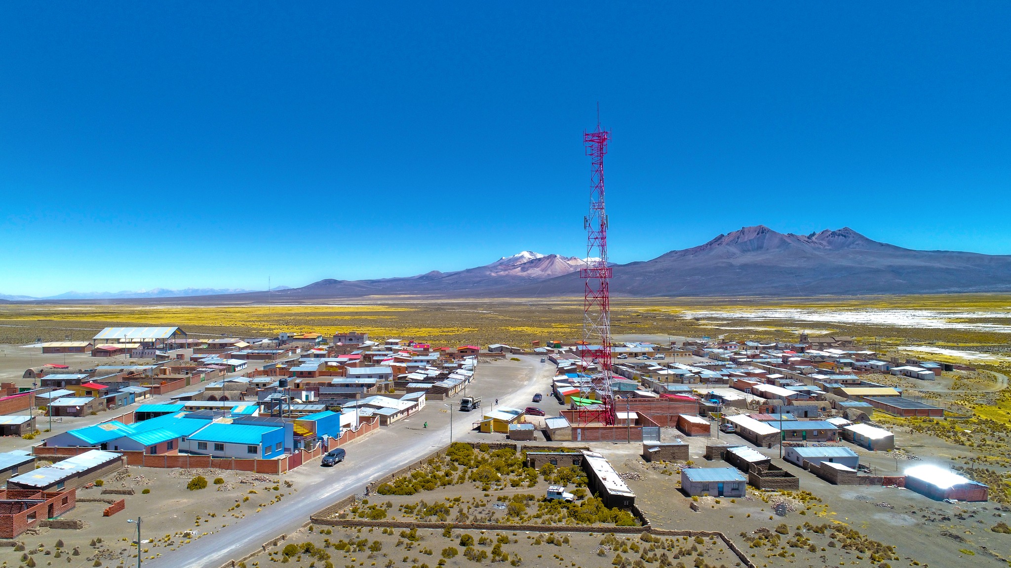 Arce saluda el 57 aniversario de Entel y el acceso a las telecomunicaciones con inclusión social 