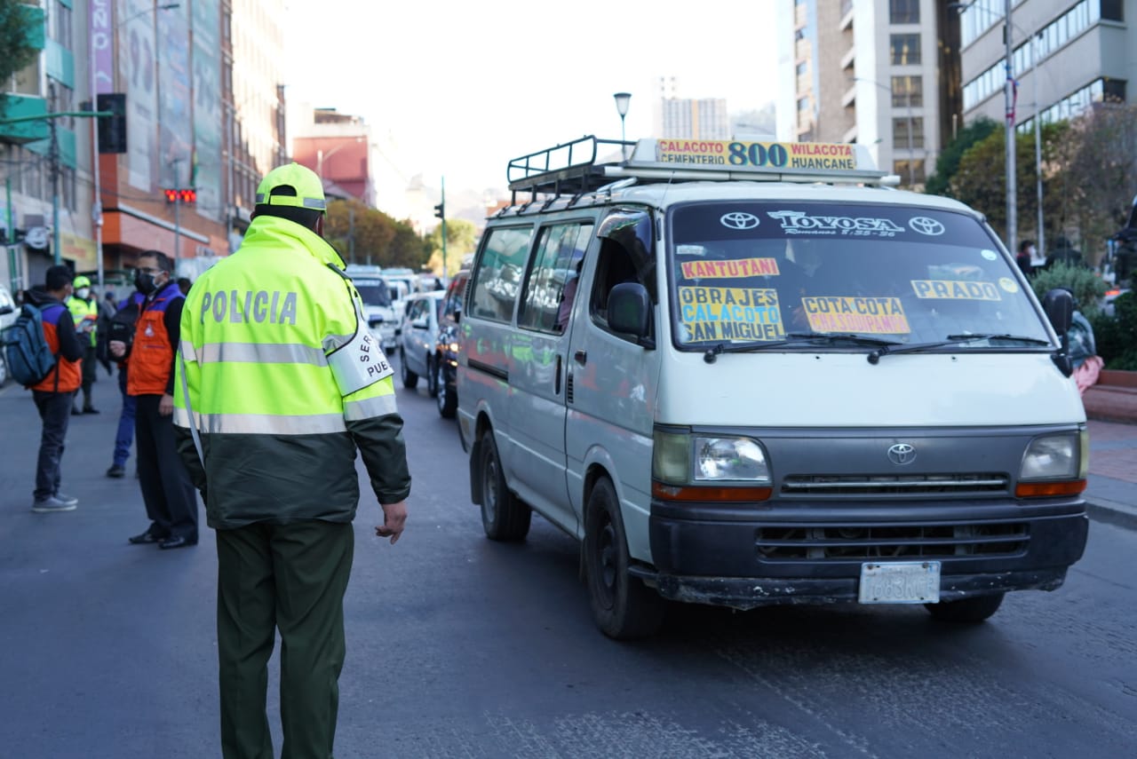 UNIVida exhorta a adquirir el SOAT 2023 y advierte que no circularán vehículos sin la roseta