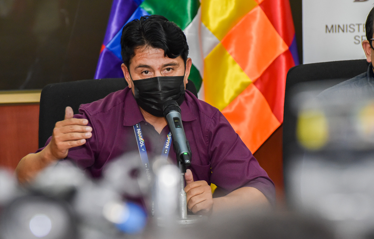 Naabol denuncia a la UJC y legisladores de Creemos por “atentado” en el aeropuerto de Viru Viru