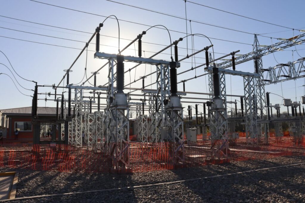 Sistemas aislados mejoran el suministro de electricidad a 62.400 familias