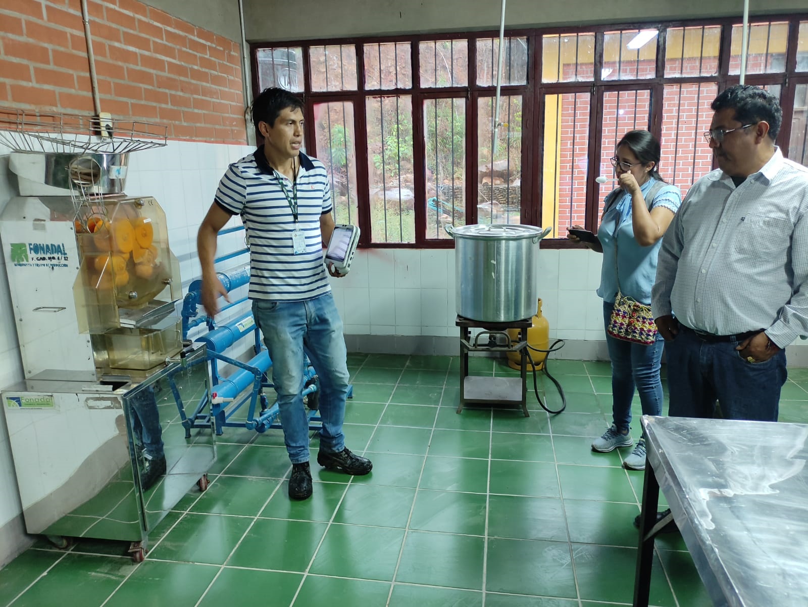 Gobierno destina más de Bs 7,5 millones para apoyar la producción de café y agua ardiente en Palos Blancos